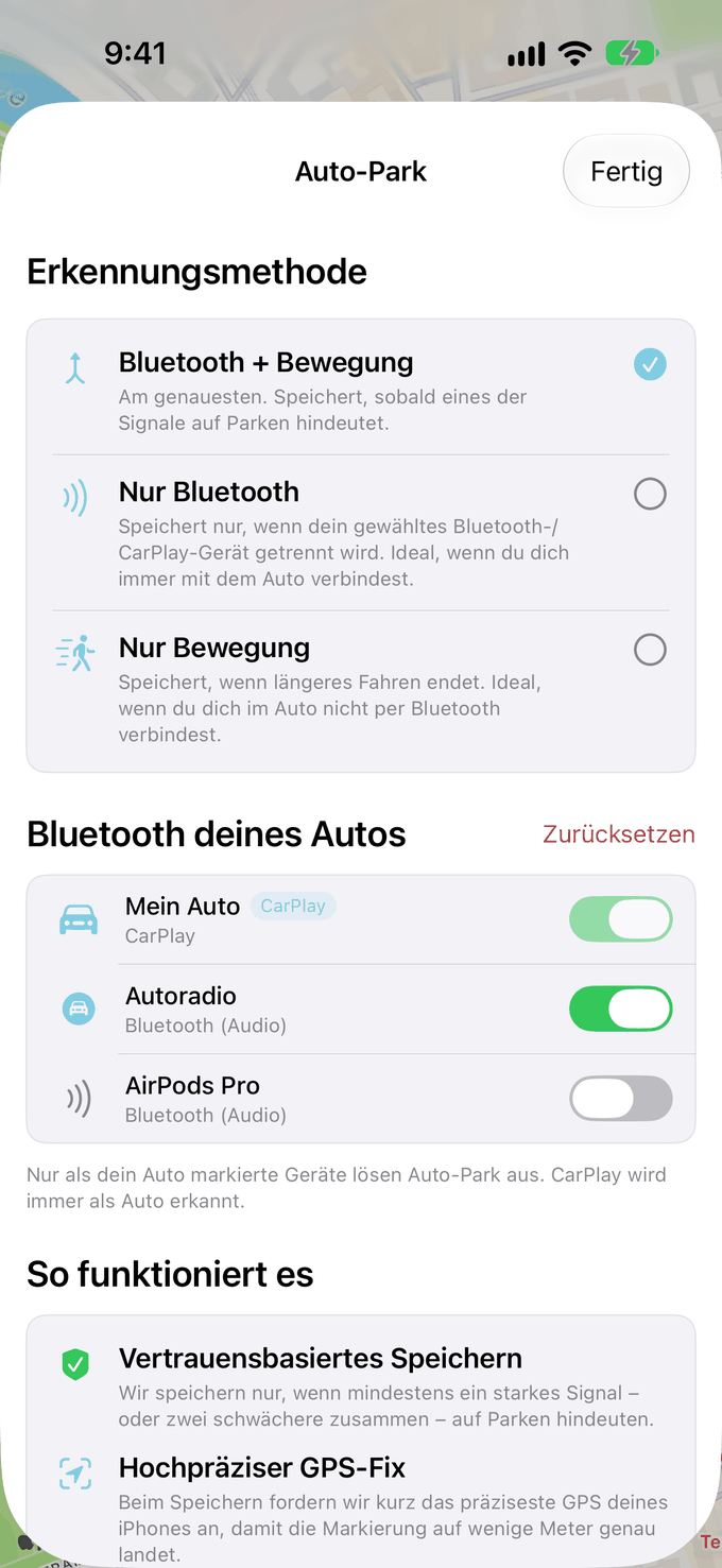 Auto-Park-Einstellungen mit den Erkennungsarten Bluetooth und Bewegung, nur Bluetooth und nur Bewegung sowie einer Liste der Bluetooth-Geräte im Auto